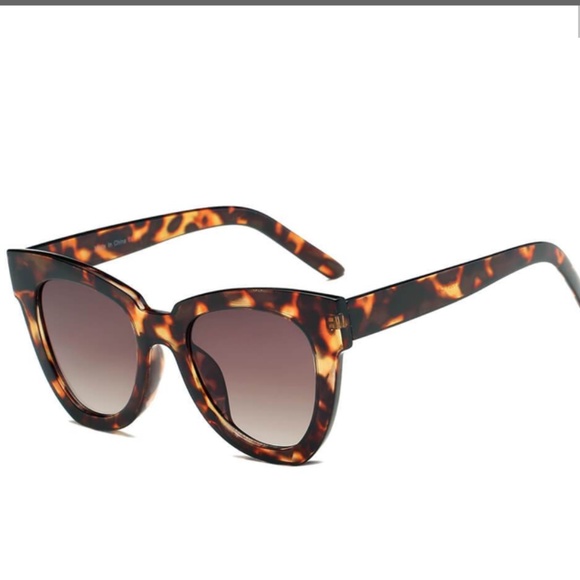 Cramilo Eyewear Accessories - Women's Round Cateye Fashion Sunglasses